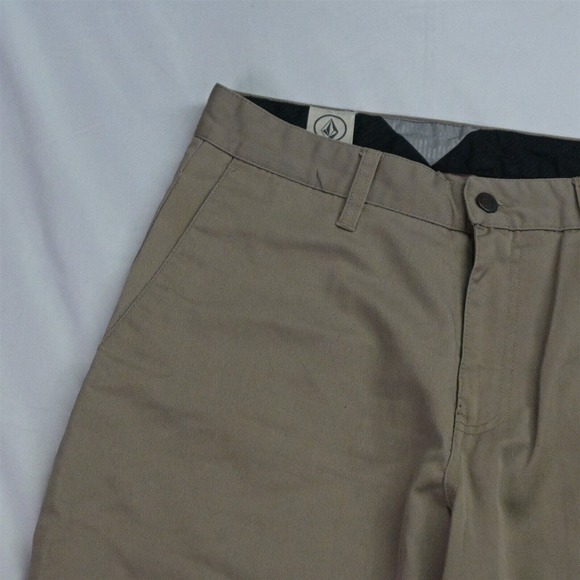 Volcom 30 x 10" Khaki Frickin' Solid Chino‎ Shorts - Picture 2 of 7